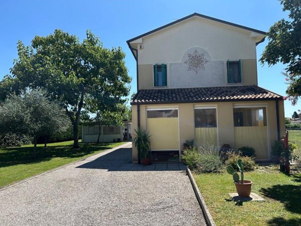 casa indipendente in vendita a San Vendemiano in zona Cosniga/Zoppè