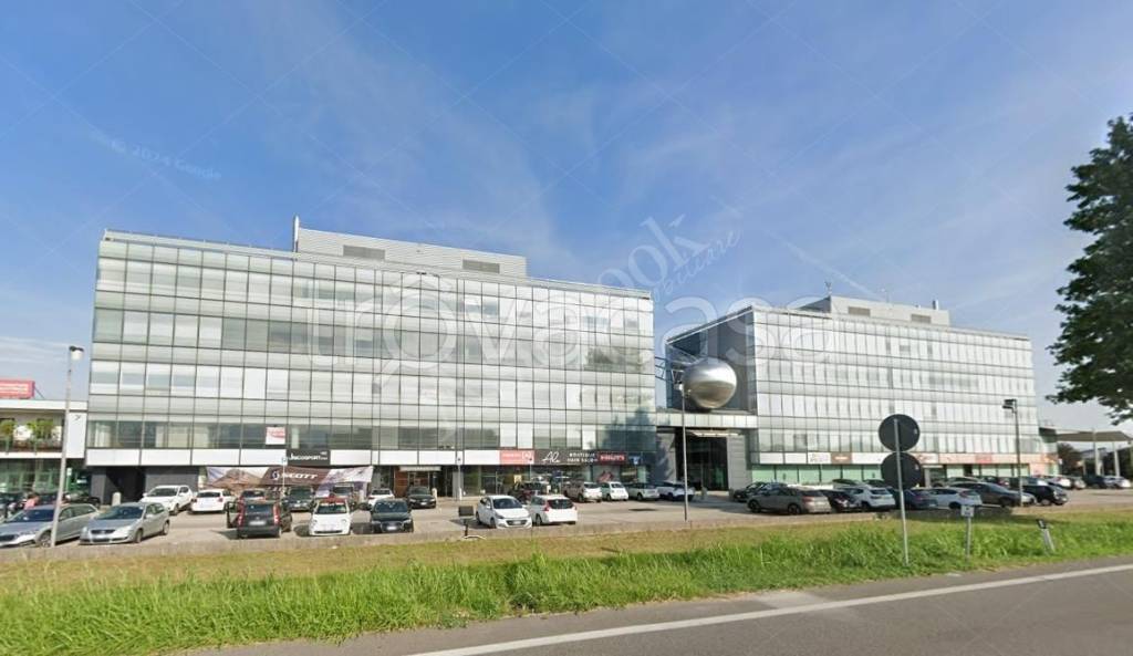 negozio in vendita a San Vendemiano in zona Fossamerlo