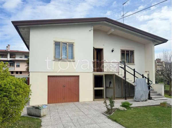 casa indipendente in vendita a San Vendemiano in zona Fossamerlo
