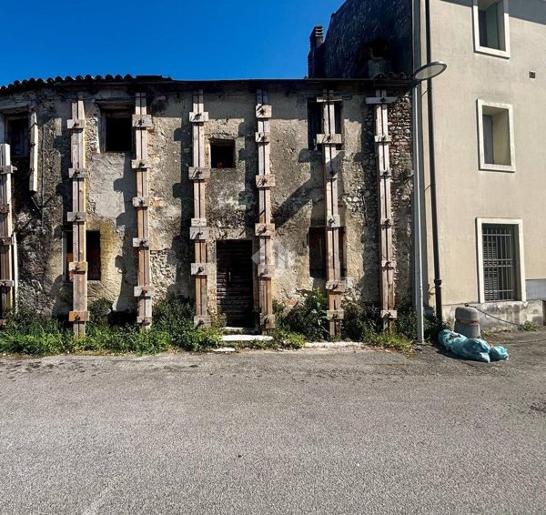 casale in vendita a San Vendemiano in zona Fossamerlo