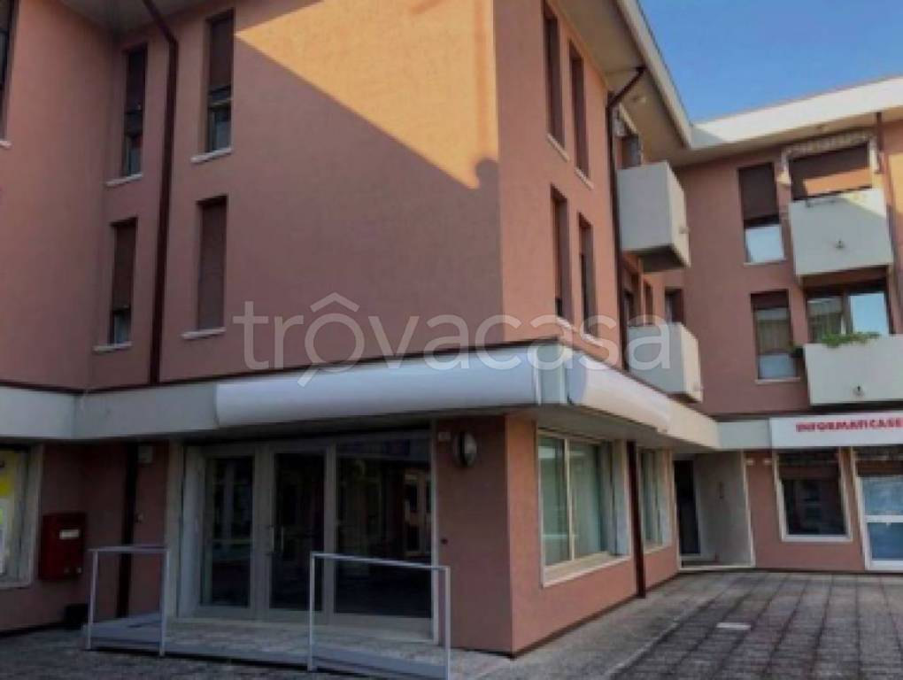 negozio in vendita a San Vendemiano in zona Fossamerlo