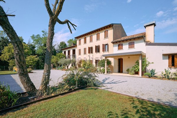 casa indipendente in vendita a San Vendemiano in zona Cosniga/Zoppè