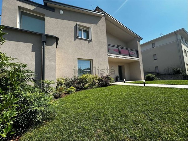 casa indipendente in vendita a San Vendemiano in zona Fossamerlo