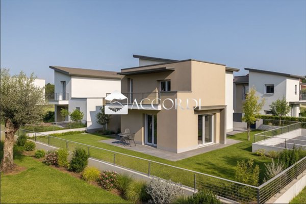 casa indipendente in vendita a San Vendemiano in zona Fossamerlo