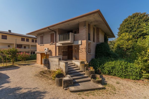 casa indipendente in vendita a San Vendemiano in zona Fossamerlo
