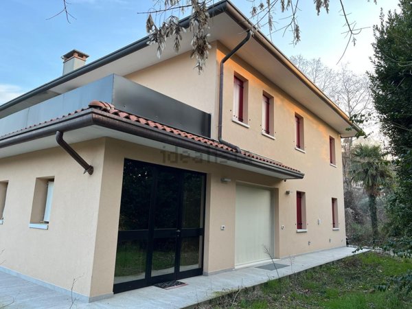 casa indipendente in vendita a San Zenone degli Ezzelini