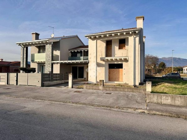 casa indipendente in vendita a San Zenone degli Ezzelini