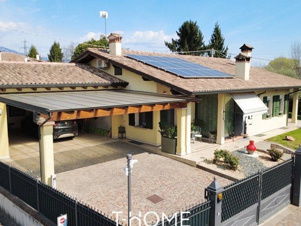 casa indipendente in vendita a San Zenone degli Ezzelini in zona Sopracastello