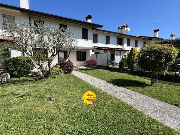 casa indipendente in vendita a San Zenone degli Ezzelini in zona Sopracastello