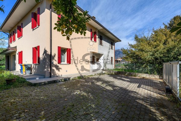 casa indipendente in vendita a San Zenone degli Ezzelini in zona Sopracastello