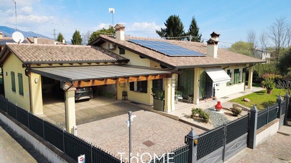 casa indipendente in vendita a San Zenone degli Ezzelini in zona Sopracastello