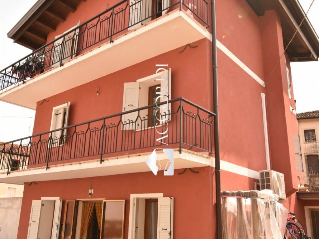 casa indipendente in vendita a Sarmede