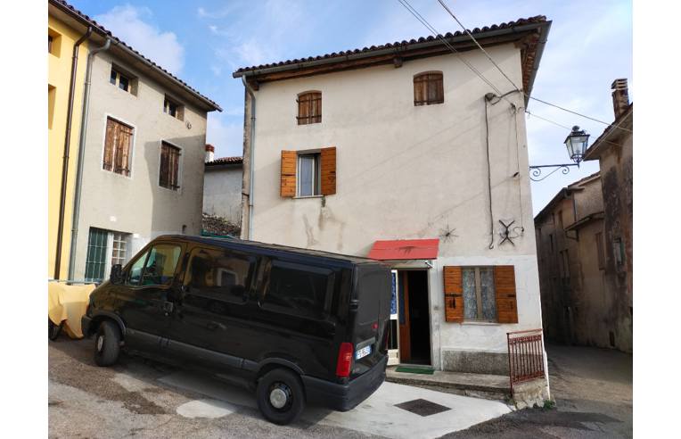 casa indipendente in vendita a Sarmede in zona Montaner