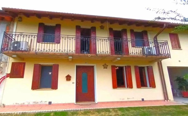 casa indipendente in vendita a Sarmede