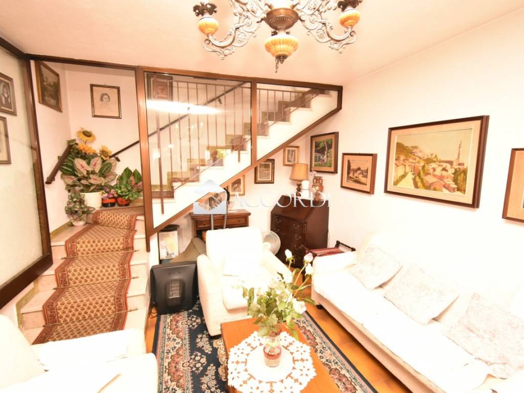 casa indipendente in vendita a Sarmede in zona Montaner