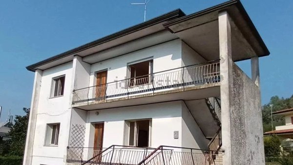 casa indipendente in vendita a Sarmede