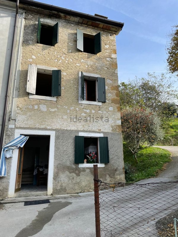 appartamento in vendita a Sarmede in zona Rugolo