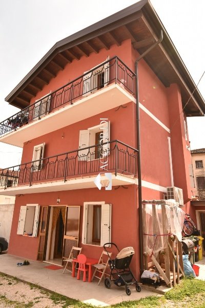 casa indipendente in vendita a Sarmede