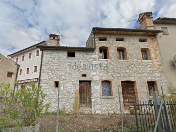 casa indipendente in vendita a Sarmede in zona Montaner