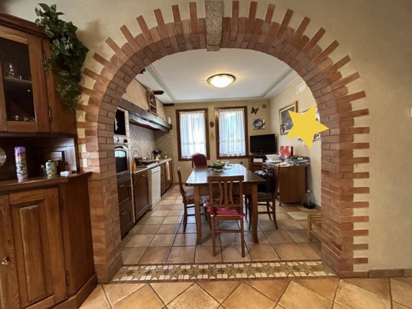 casa indipendente in vendita a Sarmede