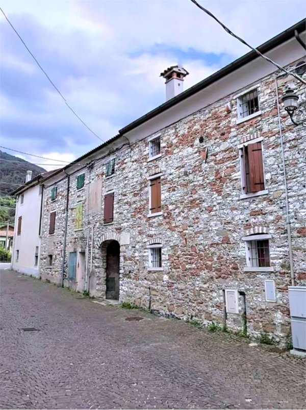 casa indipendente in vendita a Segusino