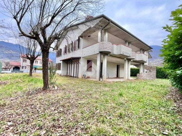 casa indipendente in vendita a Segusino