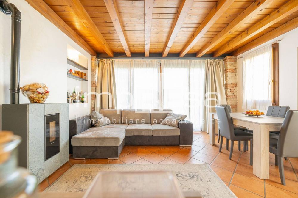 casa indipendente in vendita a Sernaglia della Battaglia in zona Fontigo