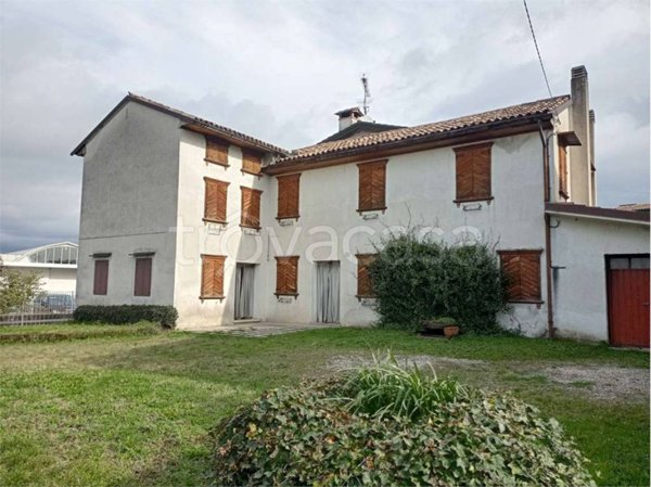 casa indipendente in vendita a Sernaglia della Battaglia in zona Falzè di Piave