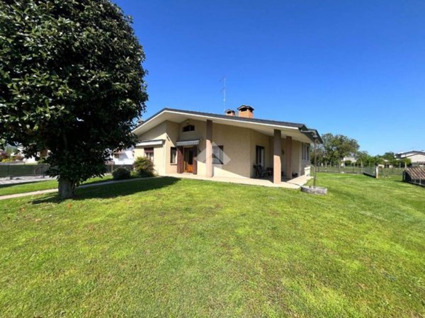 casa indipendente in vendita a Sernaglia della Battaglia in zona Fontigo