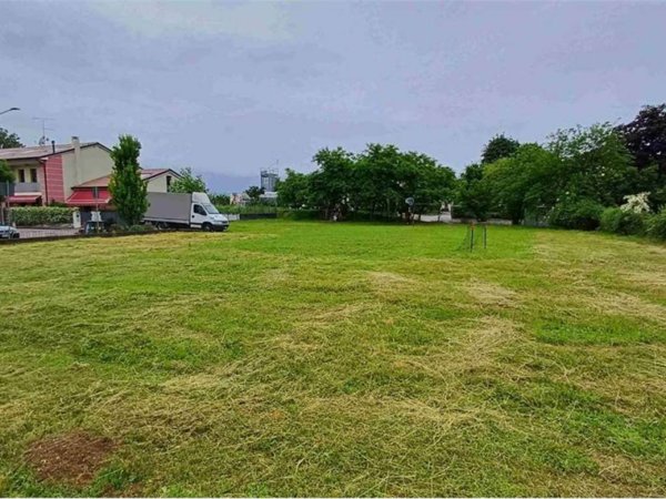 ufficio in vendita a Sernaglia della Battaglia in zona Falzè di Piave