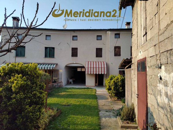casa indipendente in vendita a Sernaglia della Battaglia in zona Fontigo