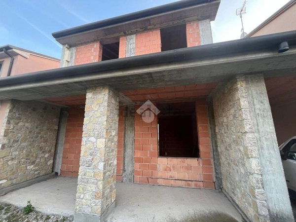 casa indipendente in vendita a Sernaglia della Battaglia