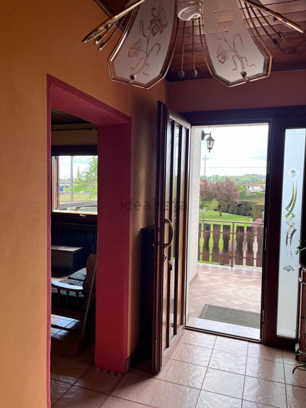 casa indipendente in vendita a Sernaglia della Battaglia in zona Falzè di Piave