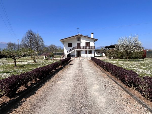 casa indipendente in vendita a Sernaglia della Battaglia in zona Falzè di Piave