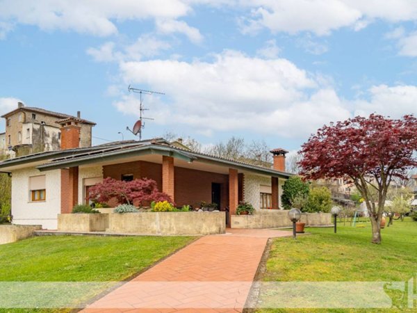 casa indipendente in vendita a Sernaglia della Battaglia in zona Falzè di Piave