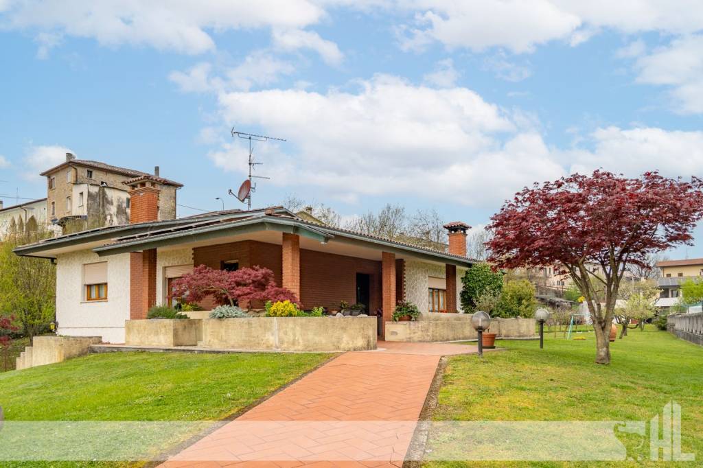 casa indipendente in vendita a Sernaglia della Battaglia in zona Falzè di Piave