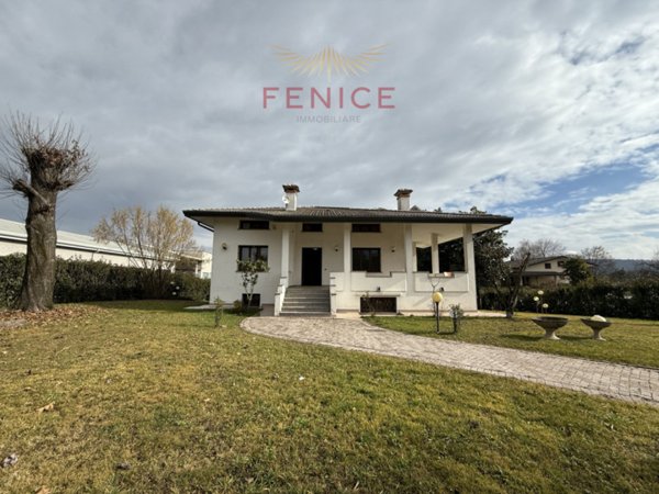 casa indipendente in vendita a Sernaglia della Battaglia in zona Falzè di Piave