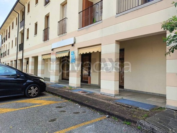 negozio in vendita a Sernaglia della Battaglia