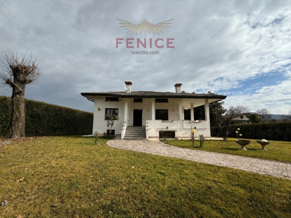 casa indipendente in vendita a Sernaglia della Battaglia in zona Falzè di Piave
