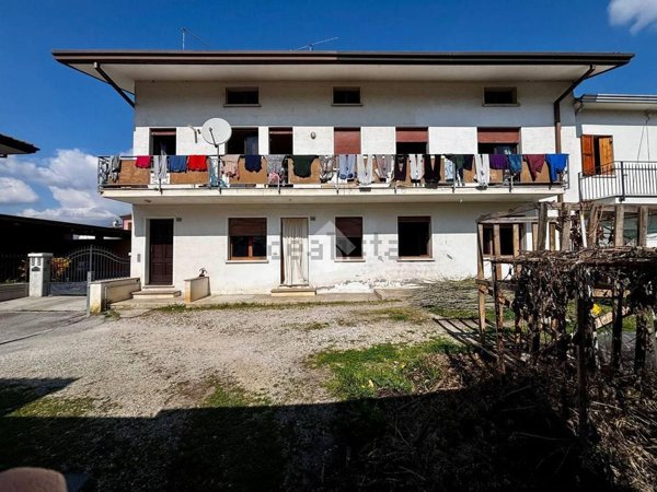appartamento in vendita a Sernaglia della Battaglia in zona Falzè di Piave