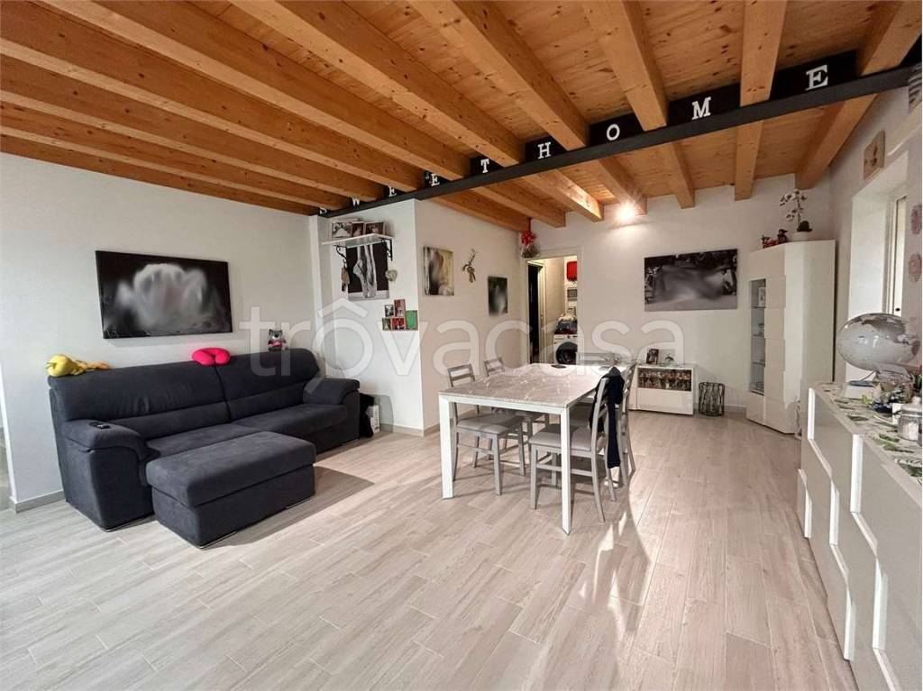 casa indipendente in vendita a Sernaglia della Battaglia in zona Fontigo