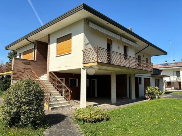 casa indipendente in vendita a Silea in zona Lanzago