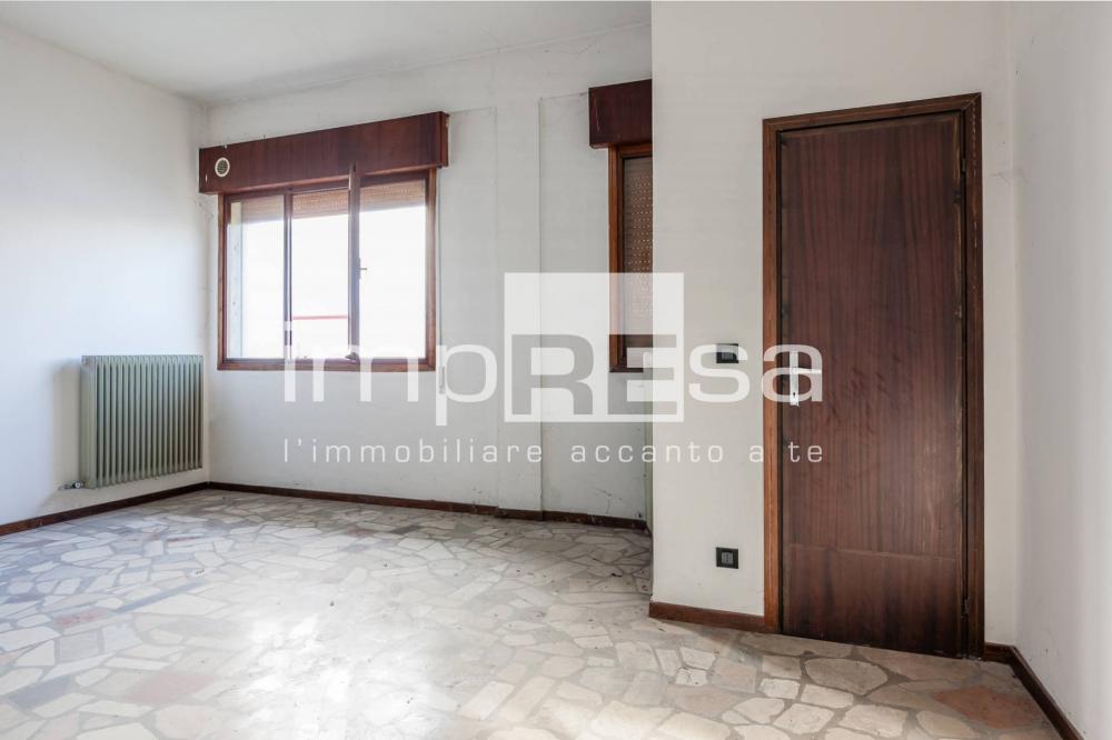 locale di sgombero in vendita a Silea