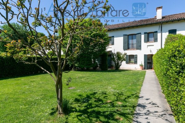 casa indipendente in vendita a Silea in zona Lanzago