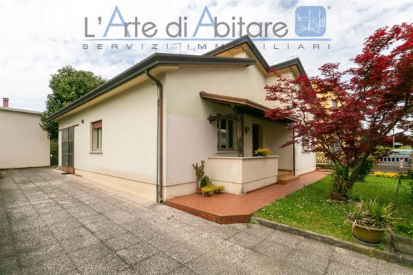 casa indipendente in vendita a Silea in zona Lanzago