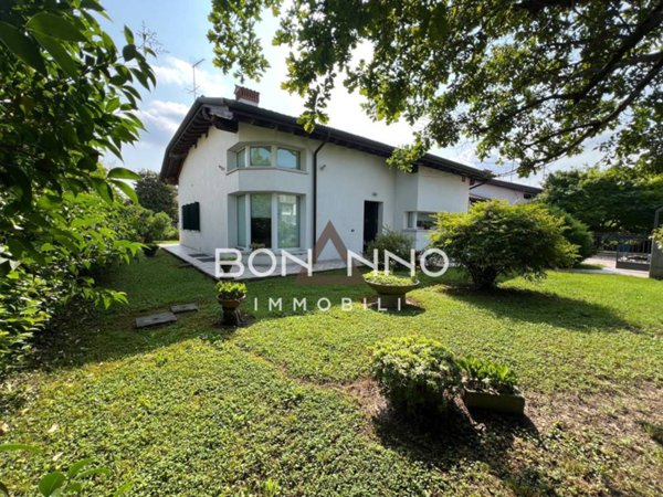casa indipendente in vendita a Silea