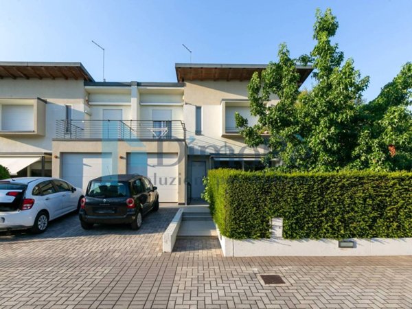 casa indipendente in vendita a Silea