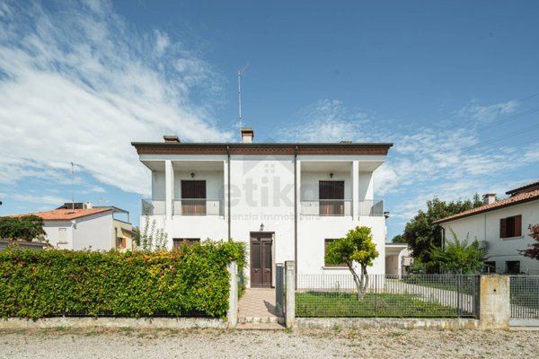 casa indipendente in vendita a Silea in zona Lanzago
