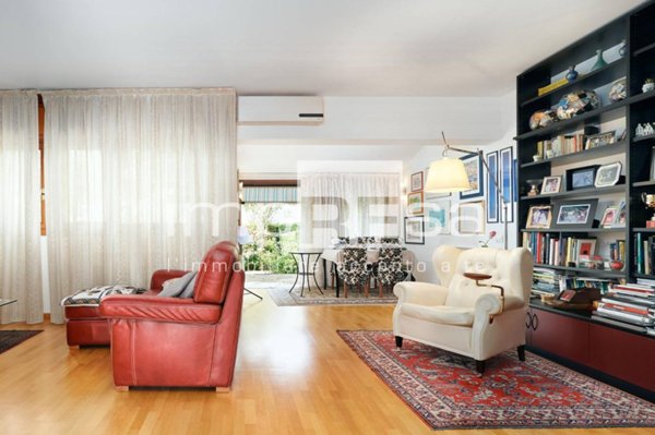 casa indipendente in vendita a Silea in zona Lanzago