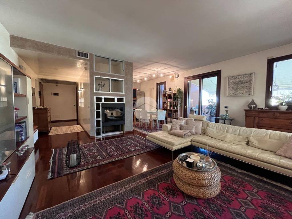 appartamento in vendita a Silea in zona Lanzago